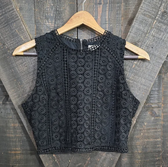 Abercrombie & Fitch Black Lace Cropped Shell Top Small - Picture 1 of 5